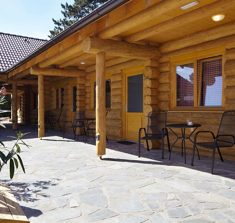 Srubovy-penzion-v-Lednici_9127